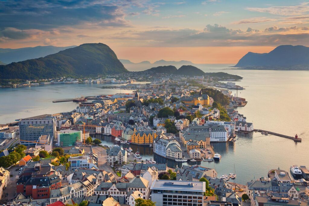 Alesund staat bekend als de mooiste stad van Noorwegen