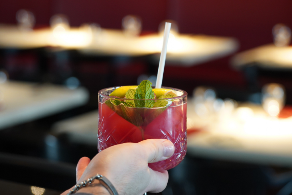 In Berlijn heerst een bruisende cocktailscene | © iStock / ChristopherHeil