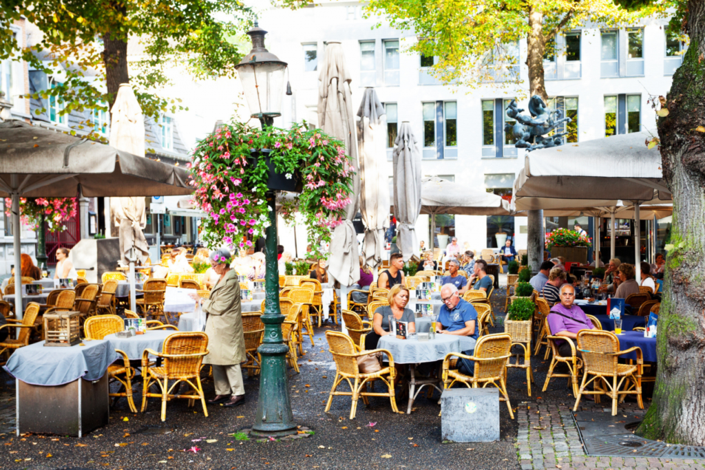 Terassen op Onze Lieve Vrouweplein in Maastricht
