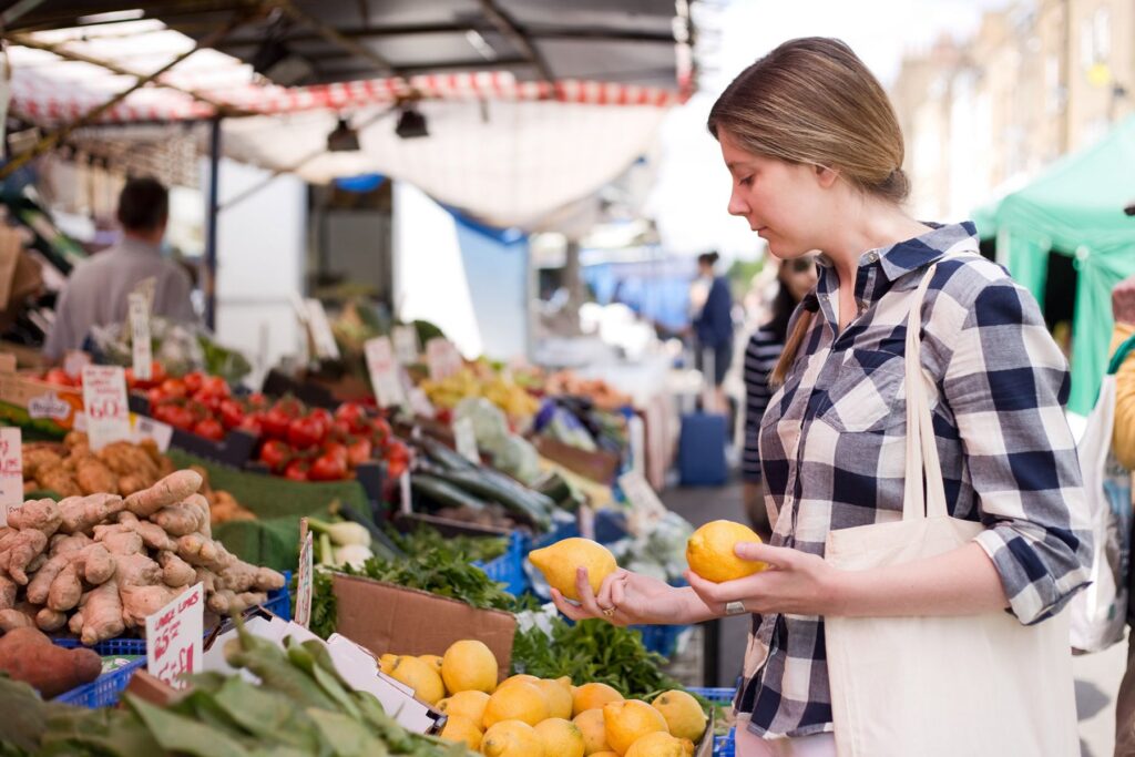Ga naar een lokale boerenmarkt voor de lekkerst versproducten | iStock - michaelpuche