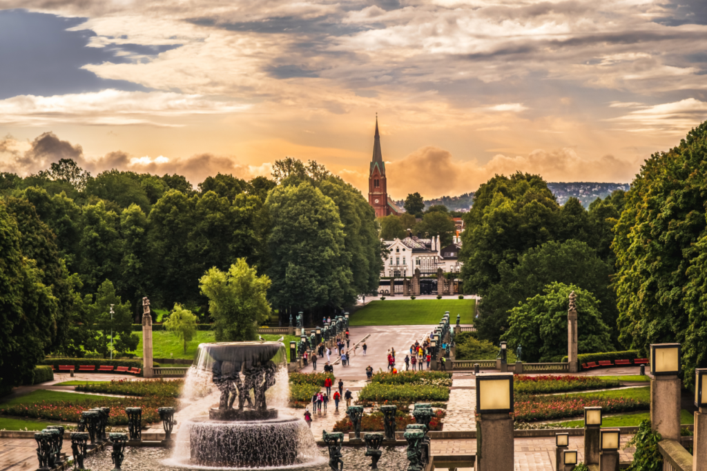 Get Vigelandpark in Oslo