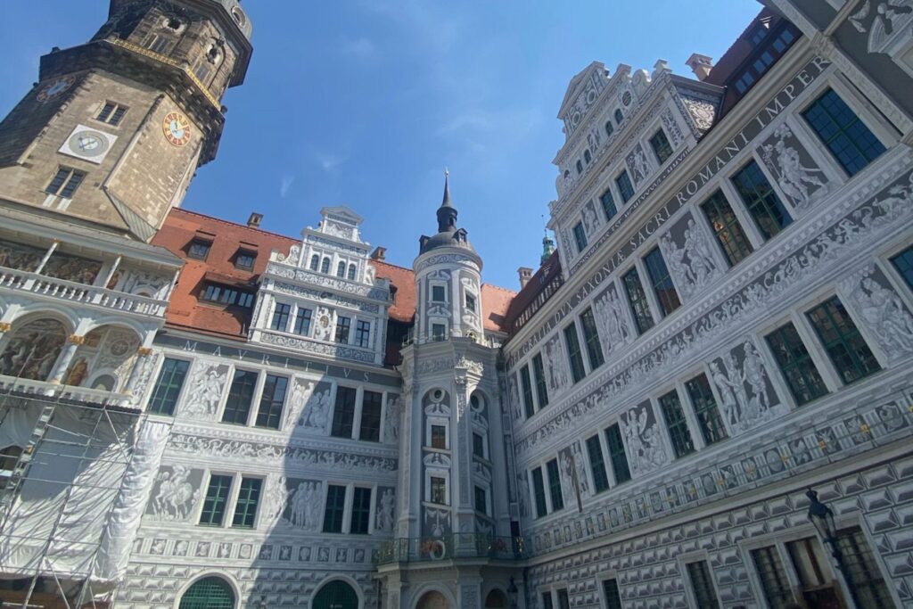 Het Residenzschloss heeft meerdere mooie binnenpleintjes | CityZapper