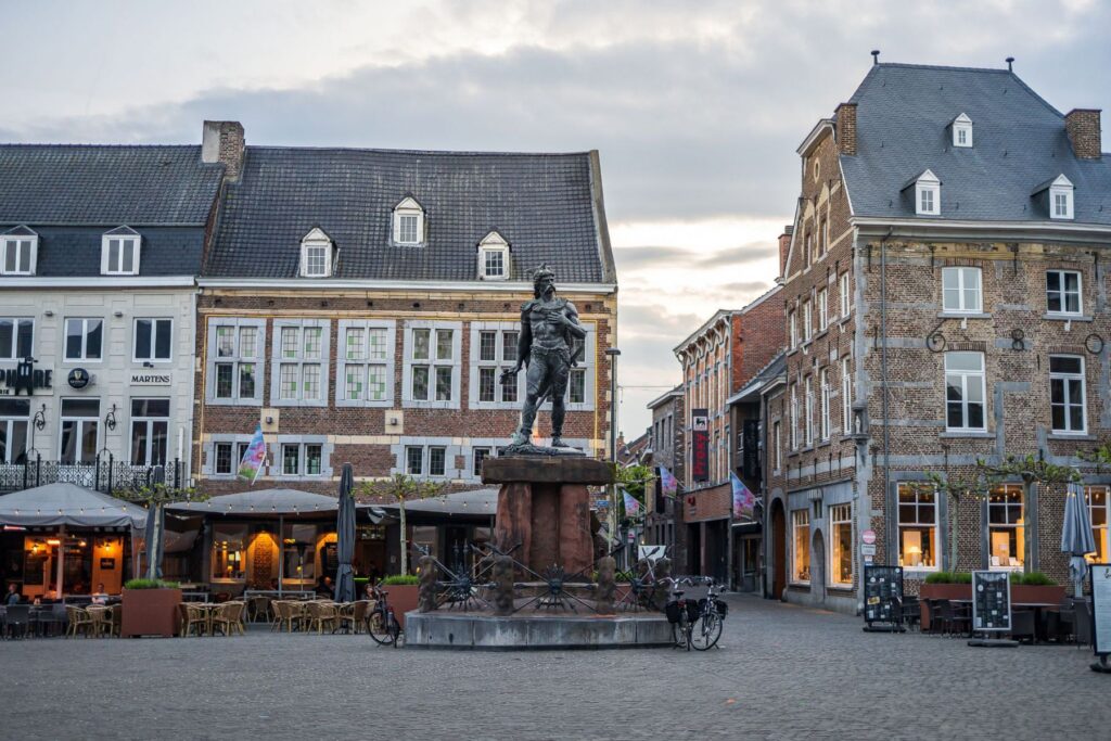 De Grote Markt is het kloppende hart van Tongeren | © Bjorn Snelders