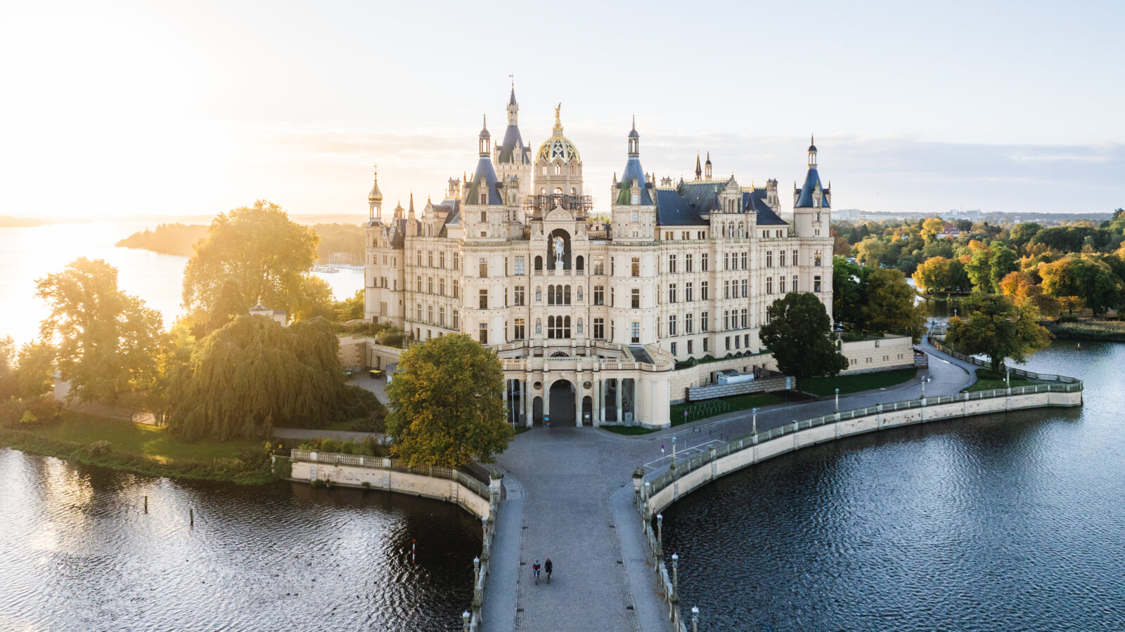 Schloss Schwerin bij zonsopkomst. © MV-T_Gross