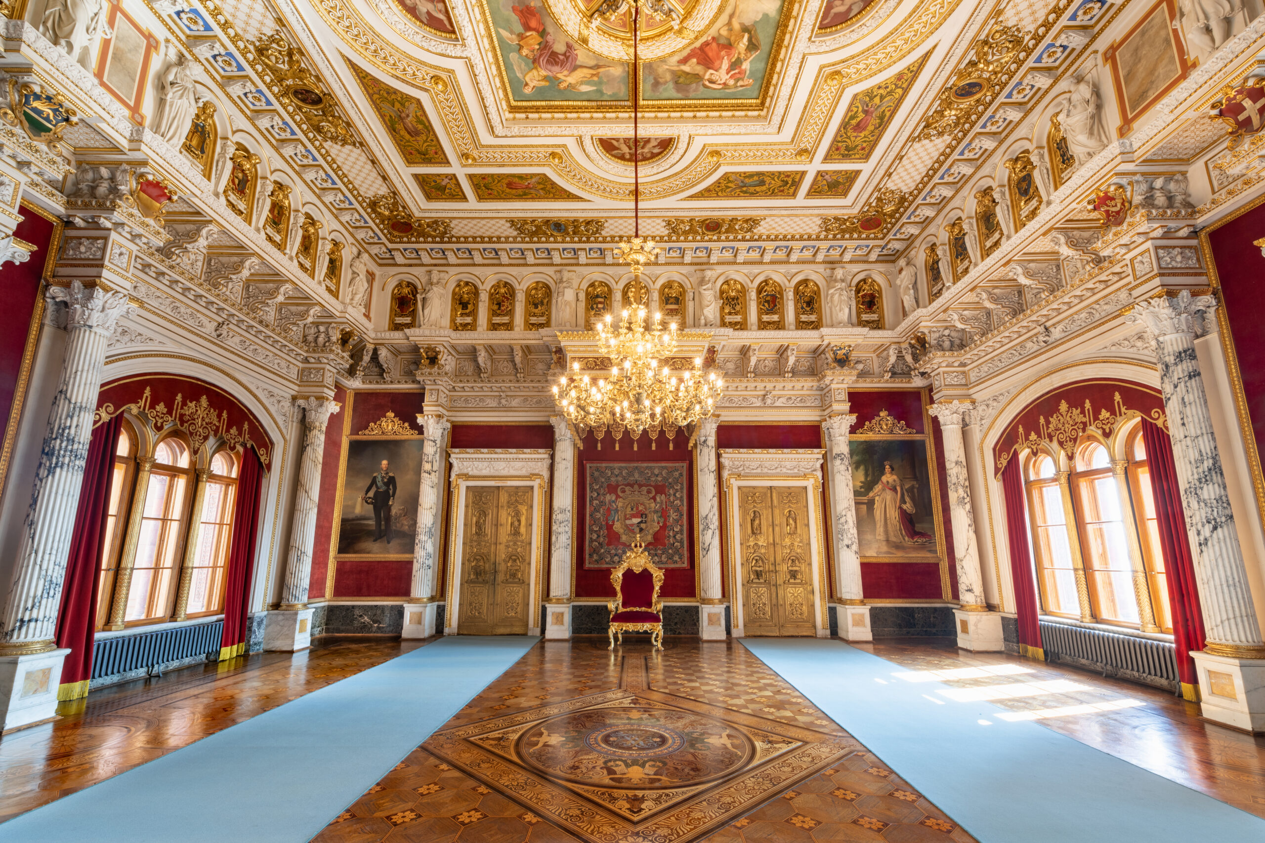 De gouden troonzaal in Schloss Schwerin. © MV-T_Tiemann